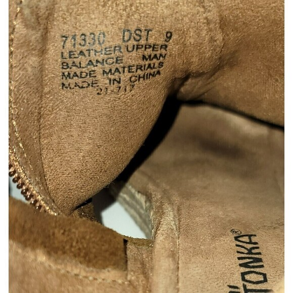 Minnetonka Suede Wedges - Size 9 - Picture 10 of 10